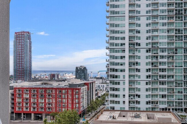 Building Photo - 1080 Park Blvd