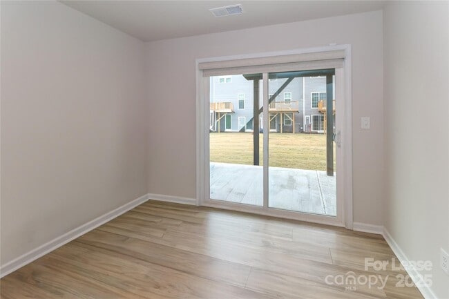 Building Photo - 5038 Springarn Ct