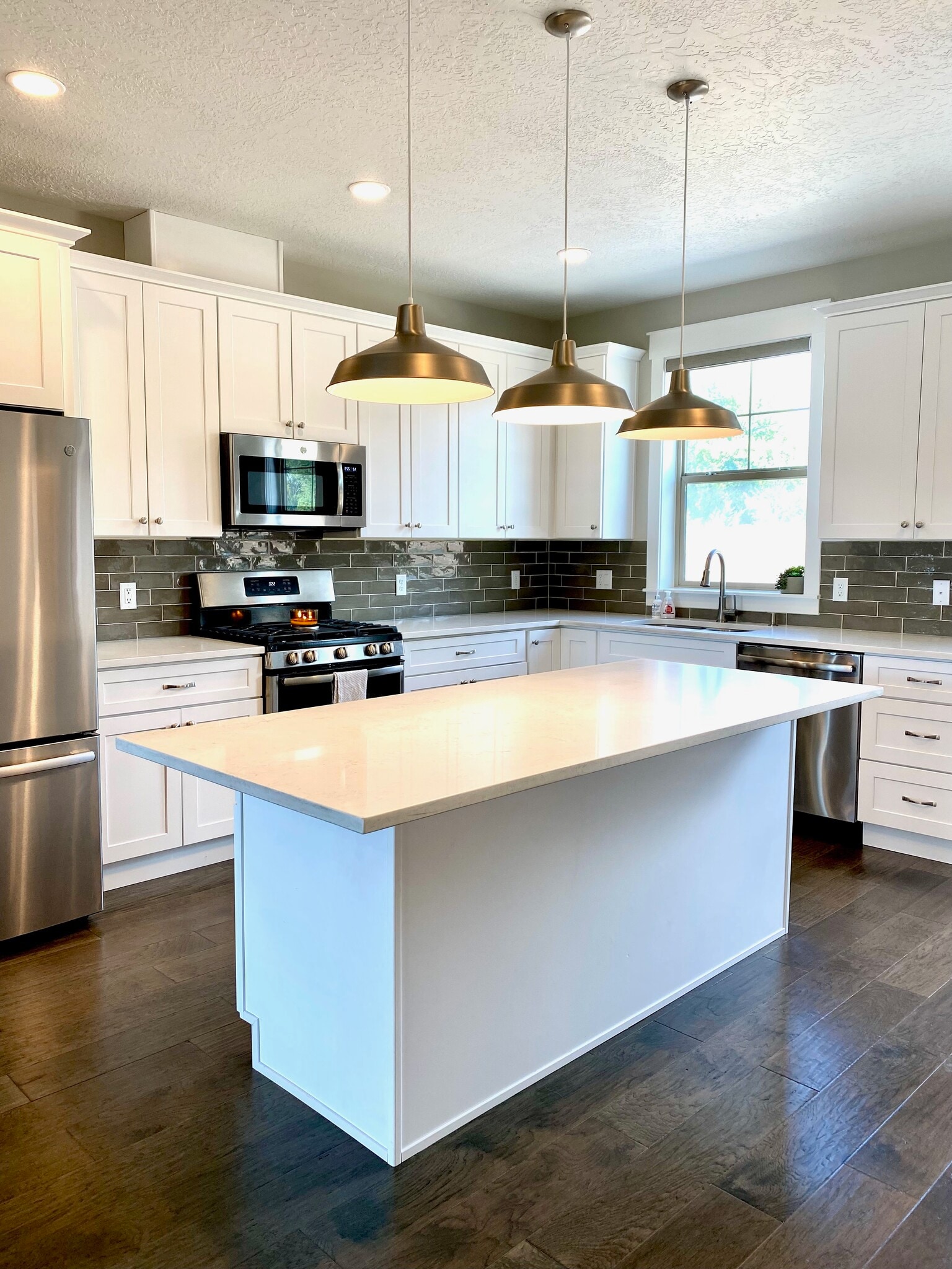 Building Photo - 10439 S Beetdigger Blvd