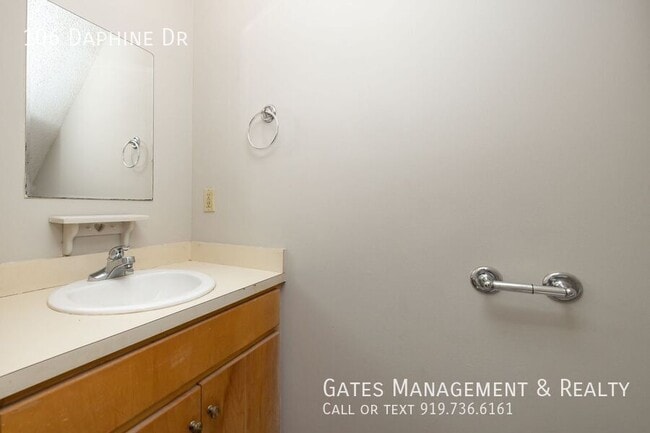 Building Photo - 106 Daphine Dr