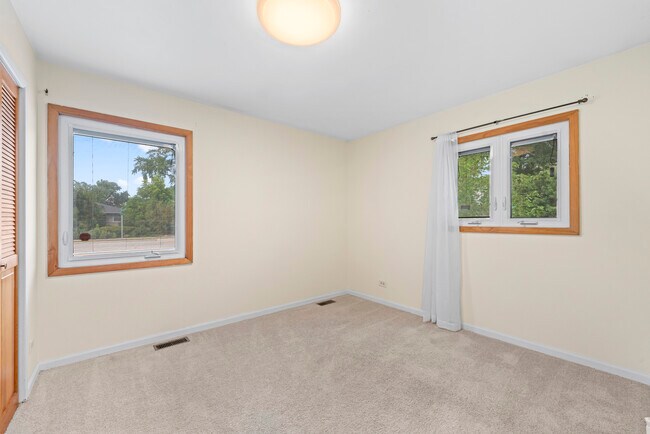 Building Photo - 109 Landmeier Rd