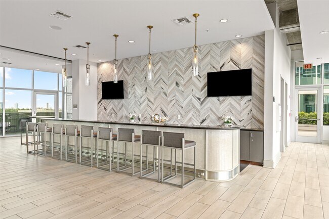Building Photo - 5925 Almeda Rd