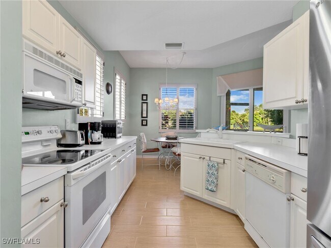 Building Photo - 9071 Las Maderas Dr