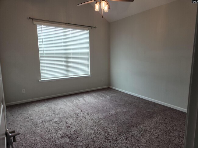 Building Photo - 1401 Ardennes Dr