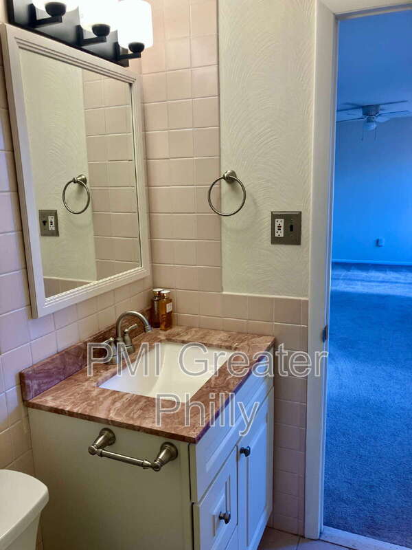 Building Photo - 2466 Brandon Ct