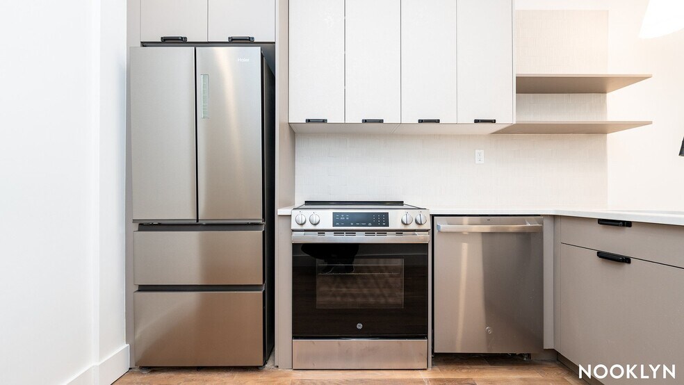 Building Photo - 43 Kingston Ave