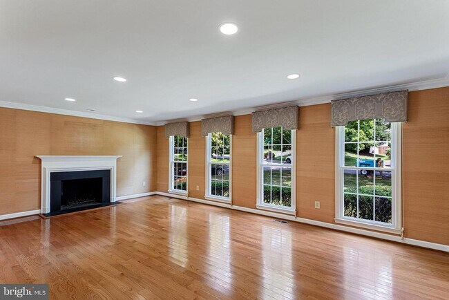 Building Photo - 7416 Royal Dominion Dr
