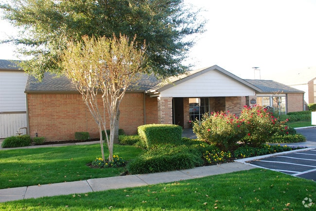 Building Photo - Alena Apartments