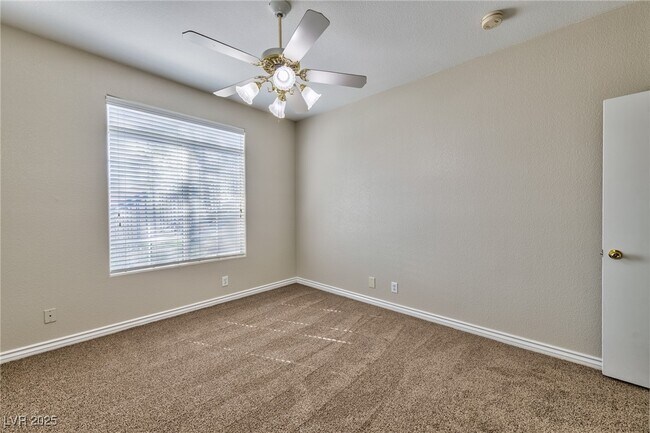 Building Photo - 2201 Ramsgate Dr