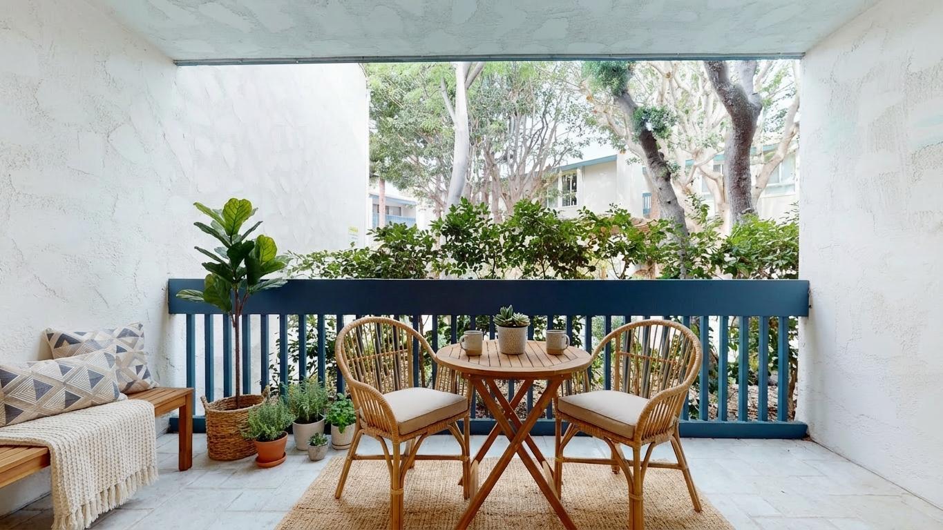 Building Photo - 902 Camino Real