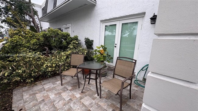 Building Photo - 808 NE 27th Ave