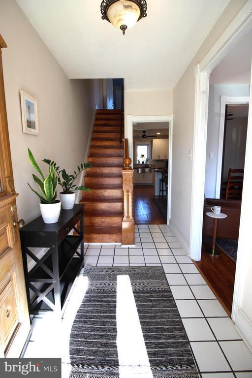 Building Photo - 141 W Mulberry St