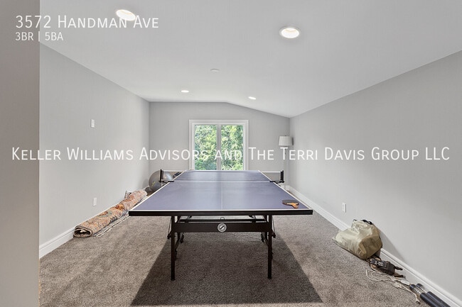 Building Photo - 3572 Handman Ave