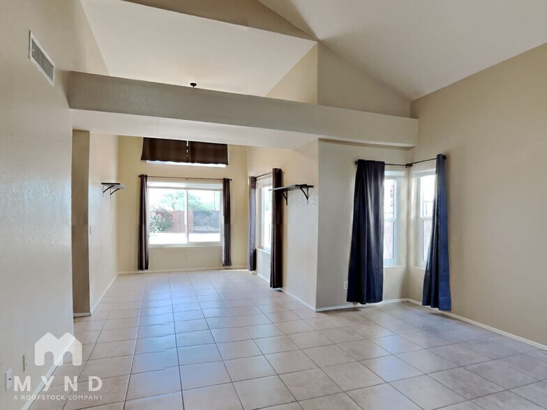 Building Photo - 3233 W Avior Dr