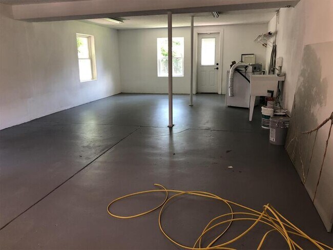 Building Photo - 1015 Harwood St