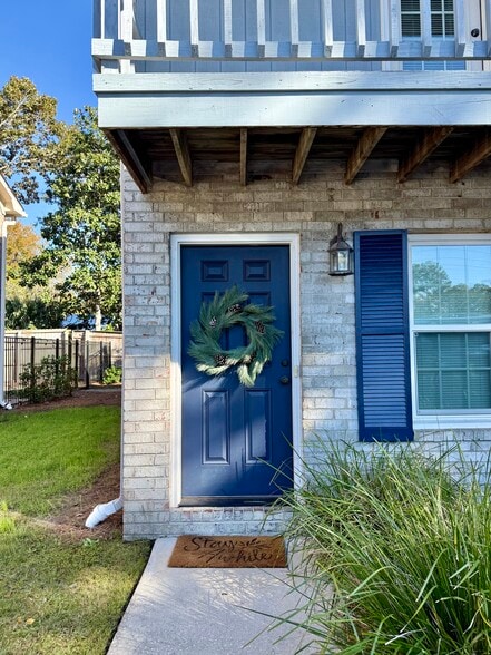 Unit A Exterior - 276 Fleming Rd