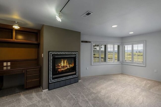 Building Photo - HUGE Dream Home bordering Indian Meadows P...