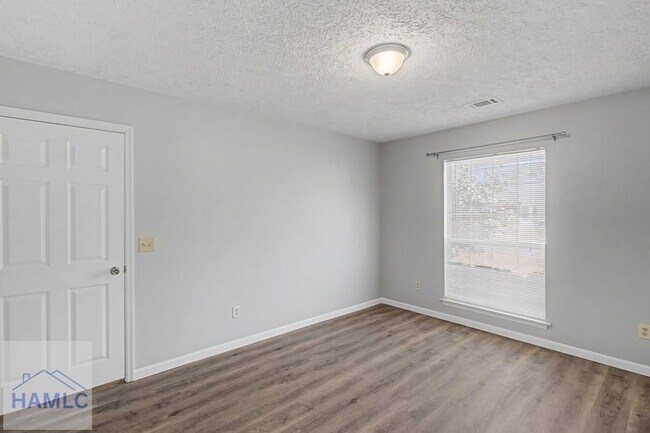 Building Photo - 412 Arlington Dr