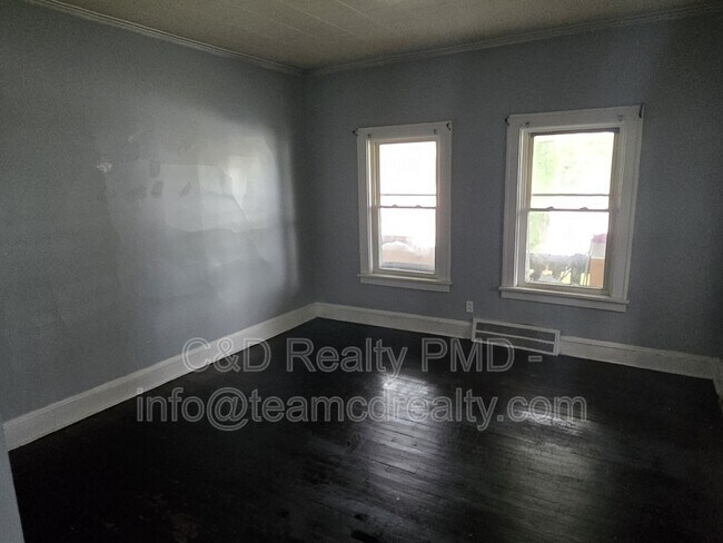 Building Photo - 378 E 156th St
