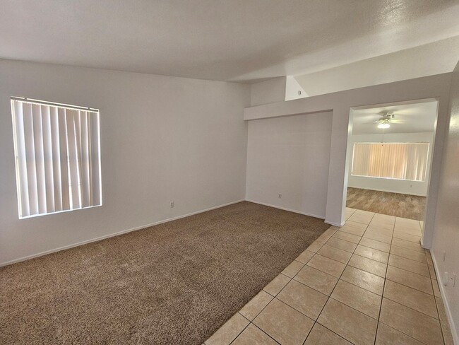 Building Photo - 3 bedroom home - no HOA - single level - N...