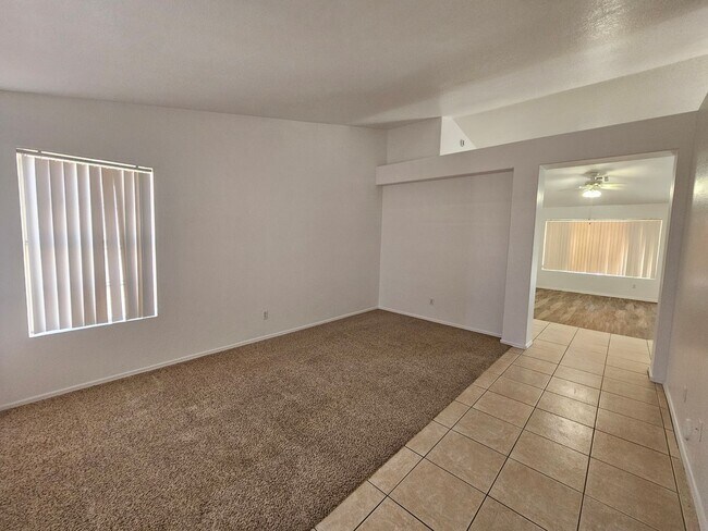 Building Photo - 3 Bedroom Home - No HOA - Single Level - North Phoenix *$500 Off First Month's Rent*