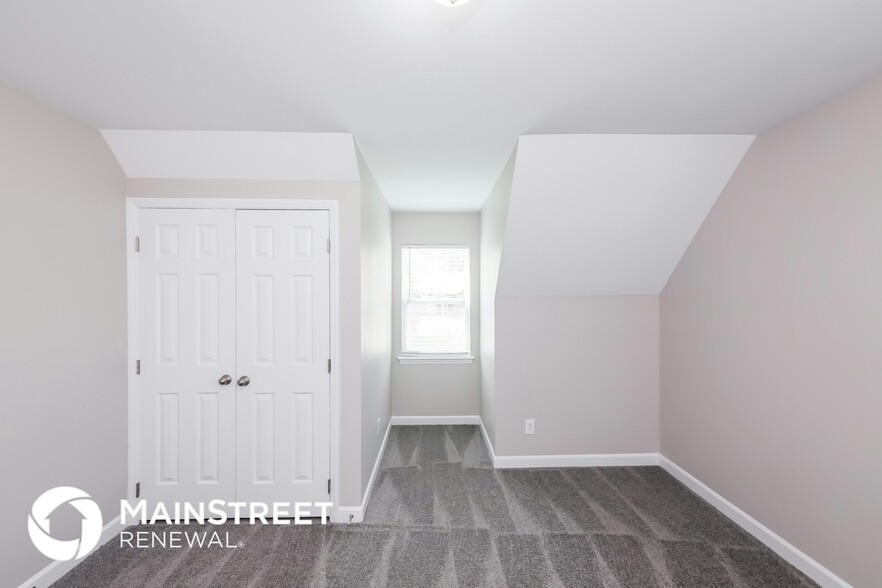 Building Photo - 5949 Scots Bluff Dr