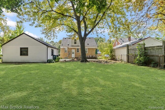 Building Photo - 13710 Balfour Ave