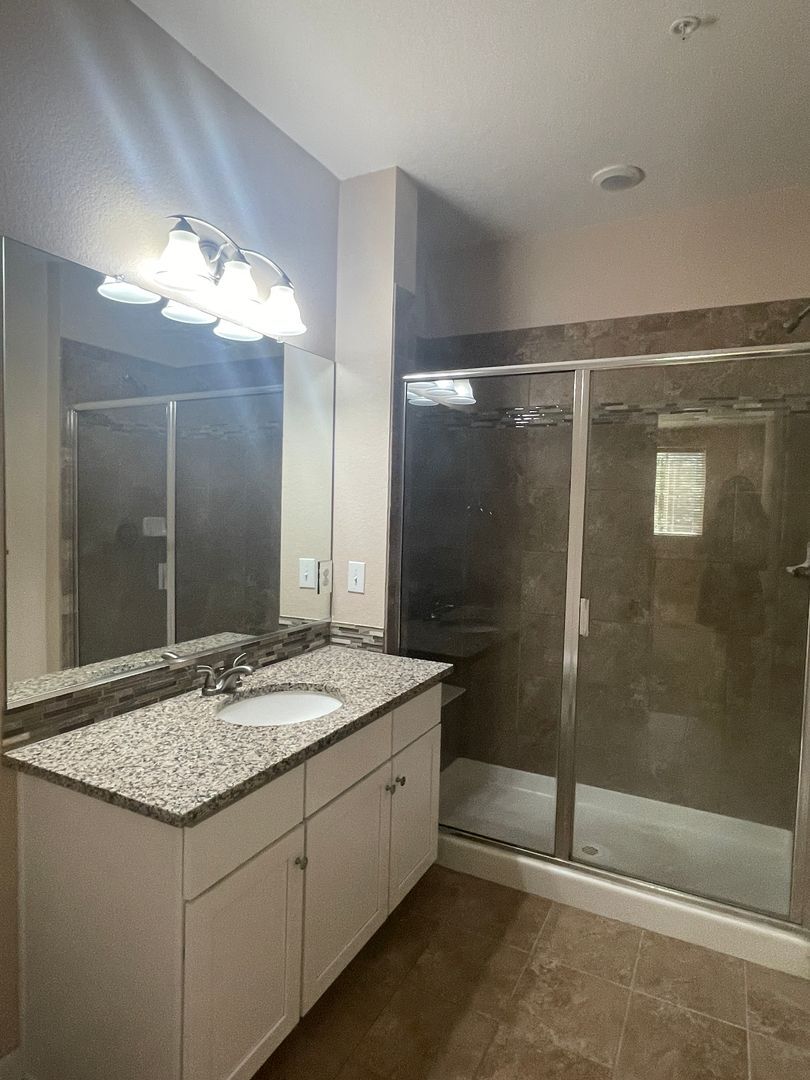 Building Photo - 804 Summer Hawk Dr