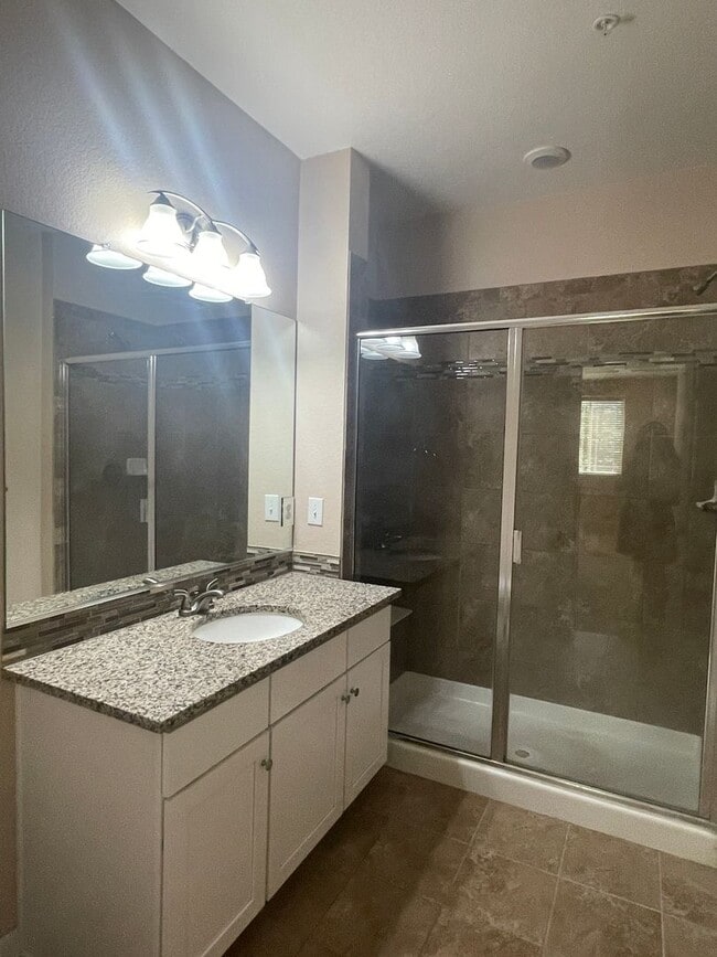 Building Photo - BEAUTIFUL CONDO with NEW LVP Flooring - AV...