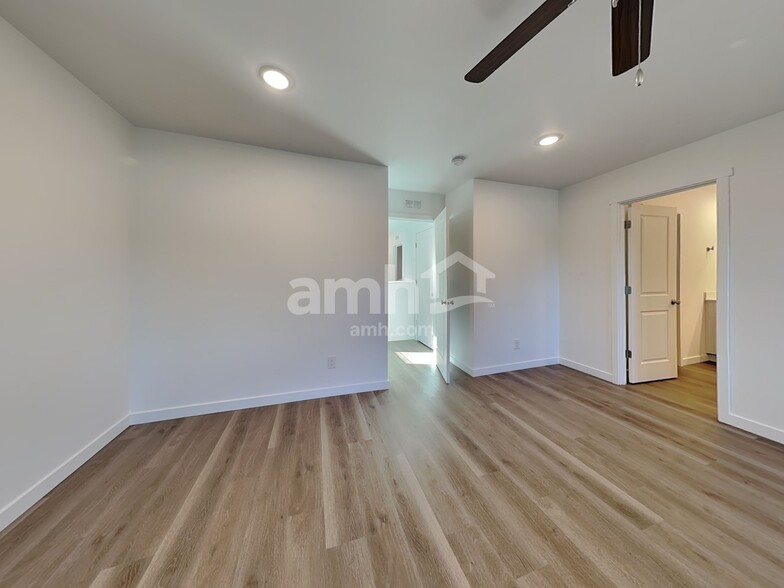 Building Photo - 5102 Turnstone St SE