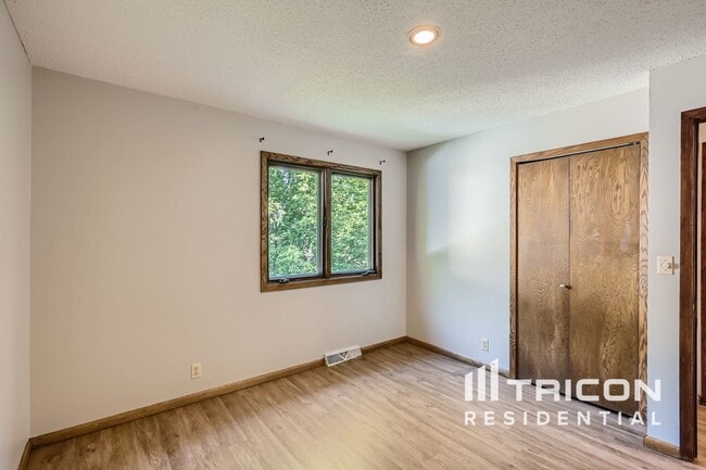 Building Photo - 1235 Wilderness Park Cir