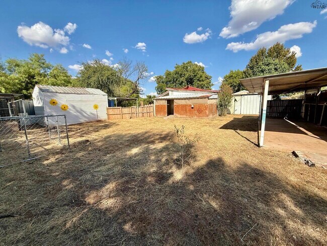 Building Photo - 5768 FM 1206