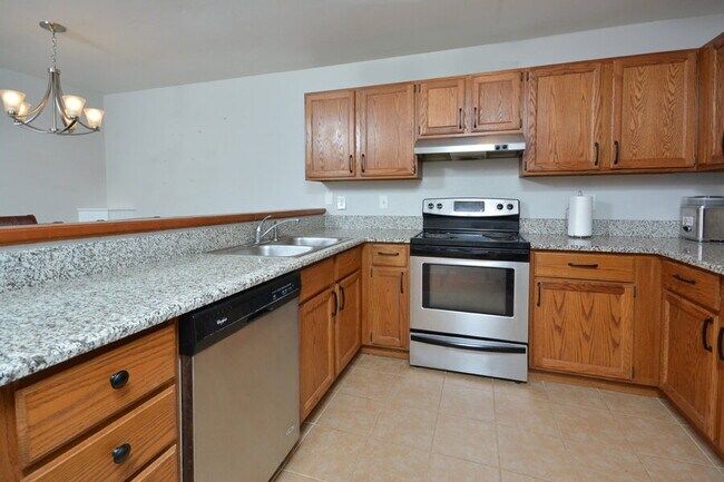 Building Photo - Charming Durham Townhome in Westgate Townes!