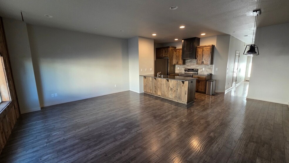 Building Photo - 129 N 44th Pl