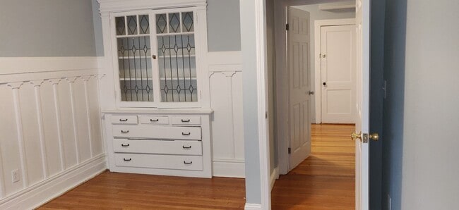 Building Photo - Convenient Brighton Location, Steps from the T Stop, Central Heat/AC, Laundry is on a Site