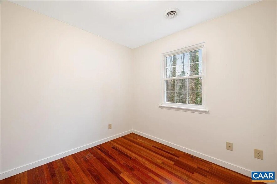 Building Photo - 803 Orangedale Ave