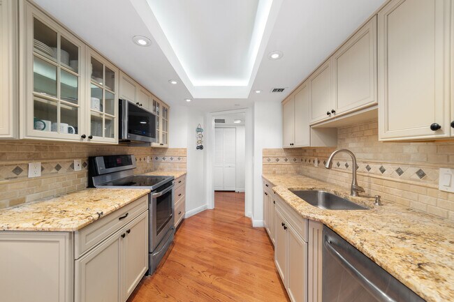 Building Photo - 4301 N Ocean Blvd