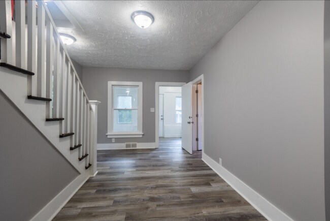 Building Photo - 4921 N 34th Ave