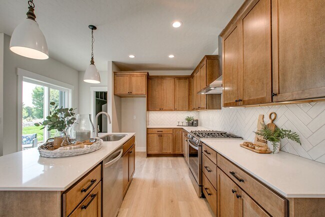 Building Photo - Sophisticated Luxury Townhome in the Heart...