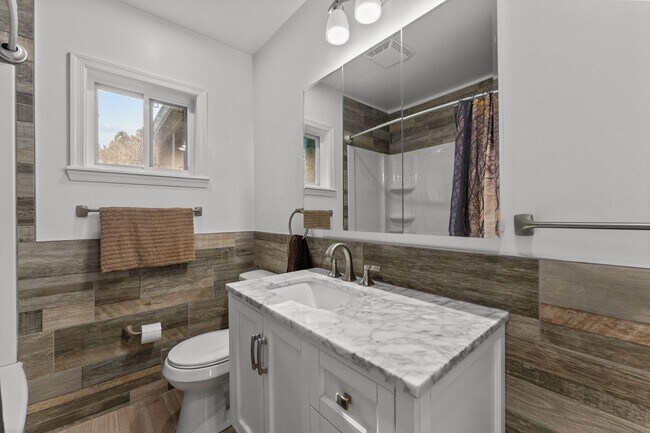 Building Photo - Discover your perfect home in Virginia Beach!