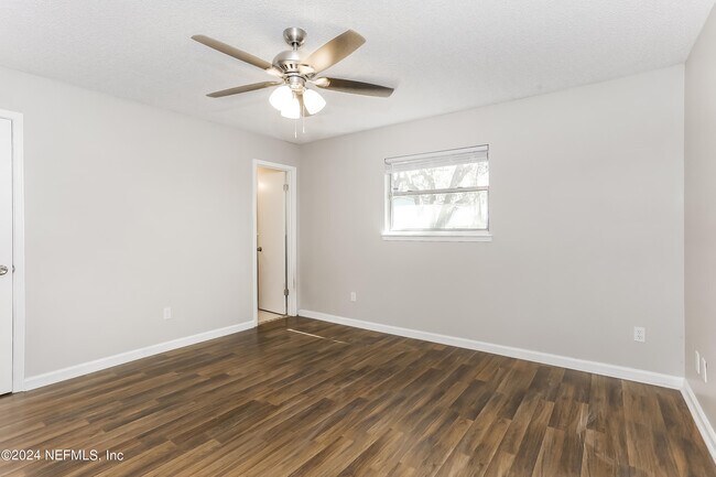 Building Photo - 2065 Chelwood Ct