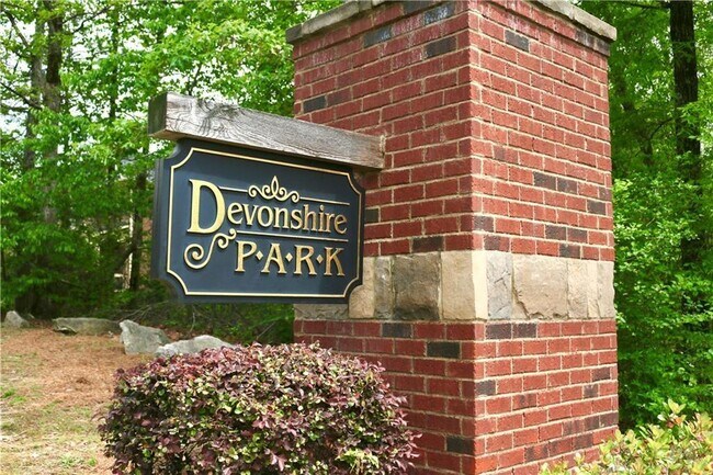 Building Photo - 1143 Park Hollow Ln NE