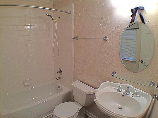 Building Photo - 8805 Casa Grande Dr