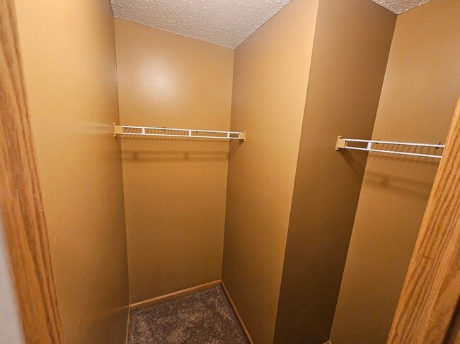 Building Photo - 2639 Yellowstone Dr