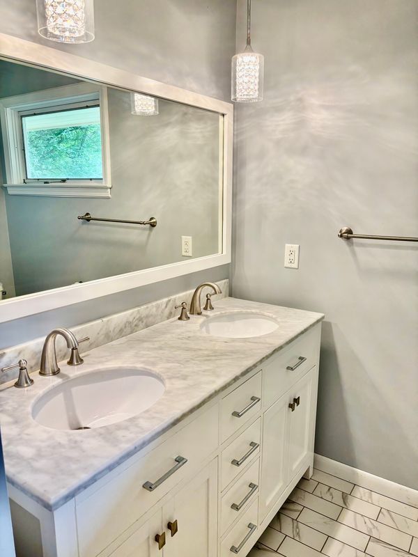 Building Photo - 2534 Avalon Cir