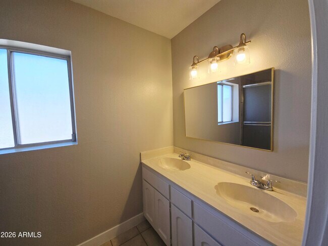 Building Photo - 5132 W Las Palmaritas Dr