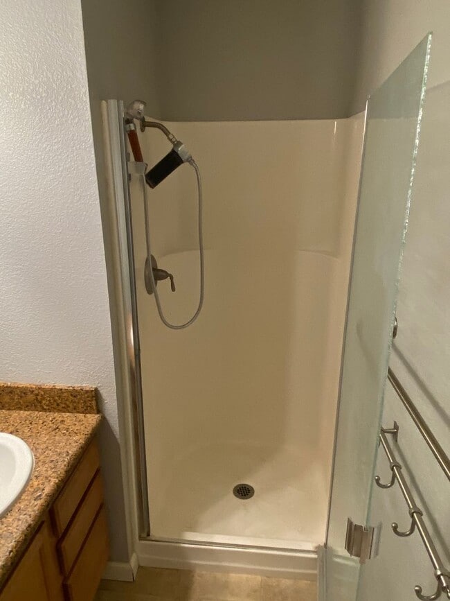 Building Photo - Cozy 3-Bedroom Condo with Washer/Dryer and...