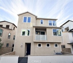 Building Photo - 209 Yerba