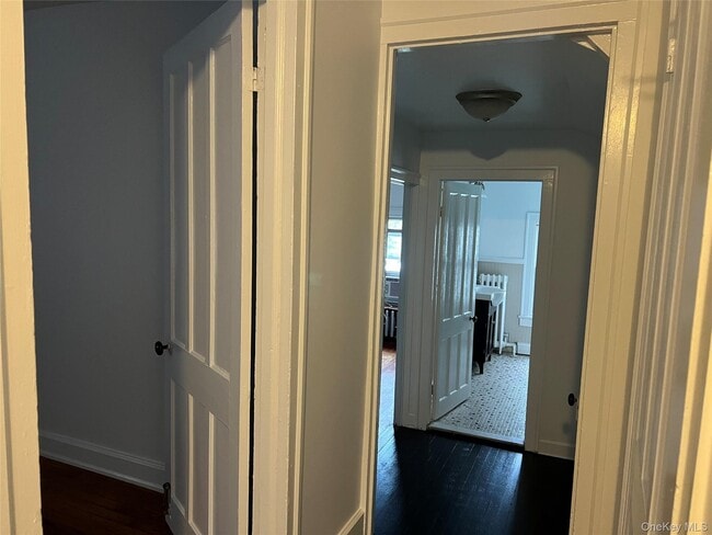 Building Photo - 140 12th Ave