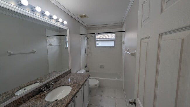 Building Photo - Luxury Gated Community Beautiful 3-Bedroom 2.5 Bath